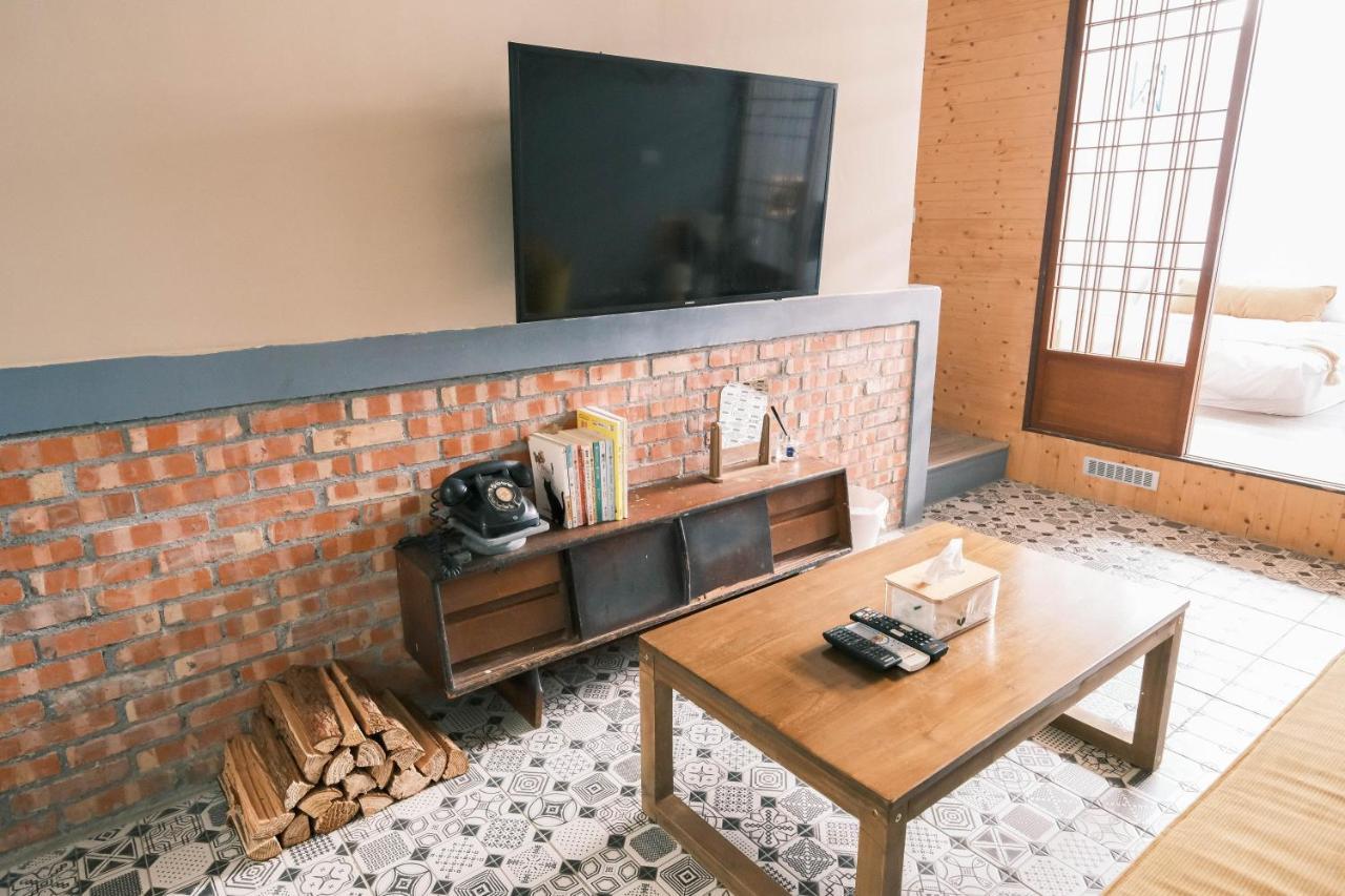 South Gate Home Stay Tainan Exterior photo